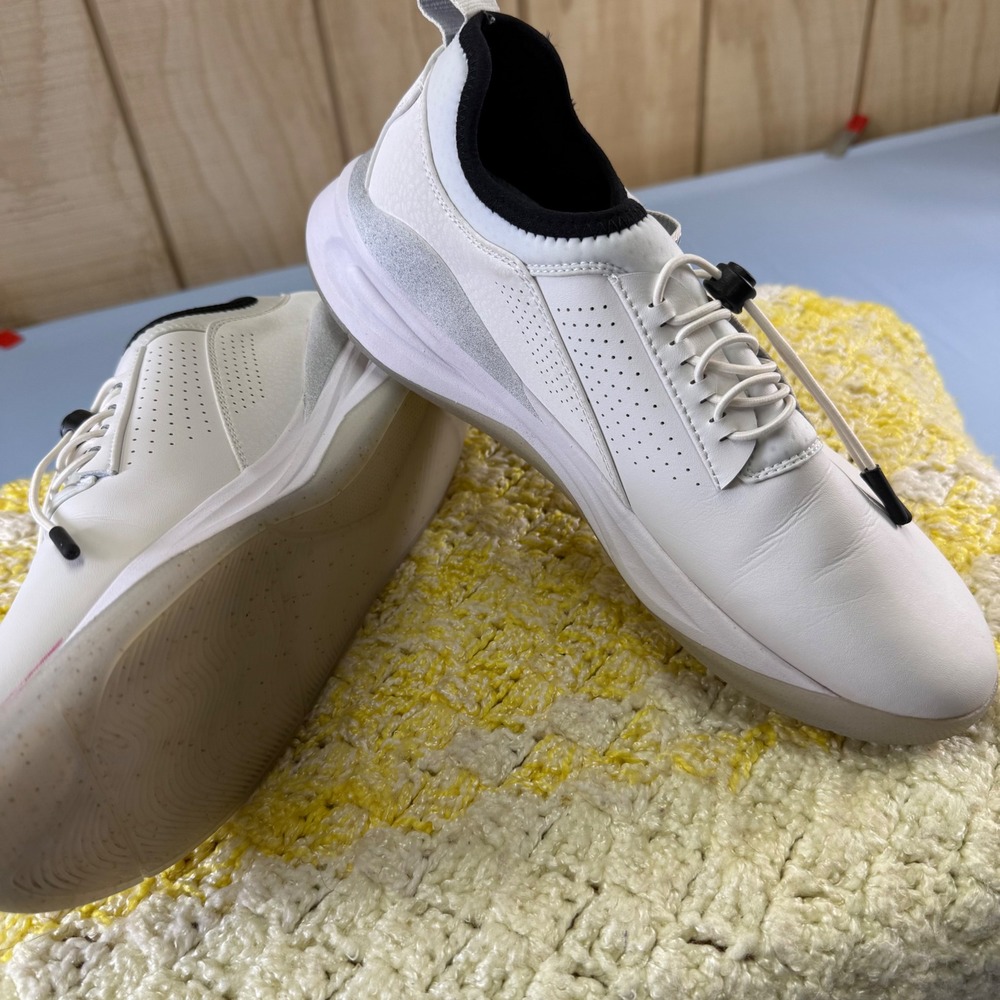 Clove Solo White Nursing Sneakers Womens 10 or Mens 8.5 Fluid Resistant CL003